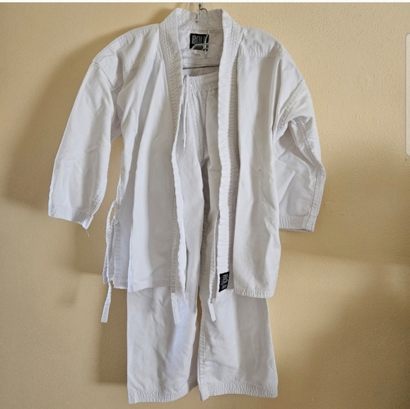 White Martial Arts Gi Set - Picture 1 of 6